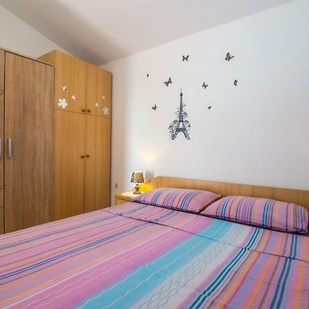 Apartments Tolj Igrane Ngoại thất bức ảnh