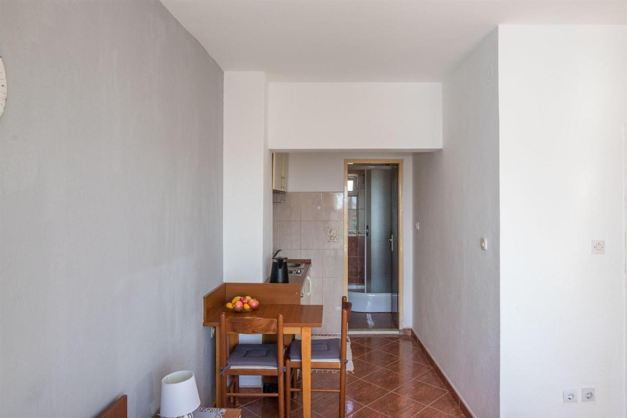 Apartments Tolj Igrane Ngoại thất bức ảnh