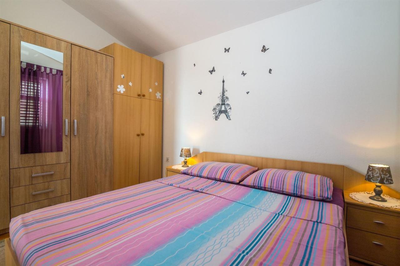 Apartments Tolj Igrane Ngoại thất bức ảnh