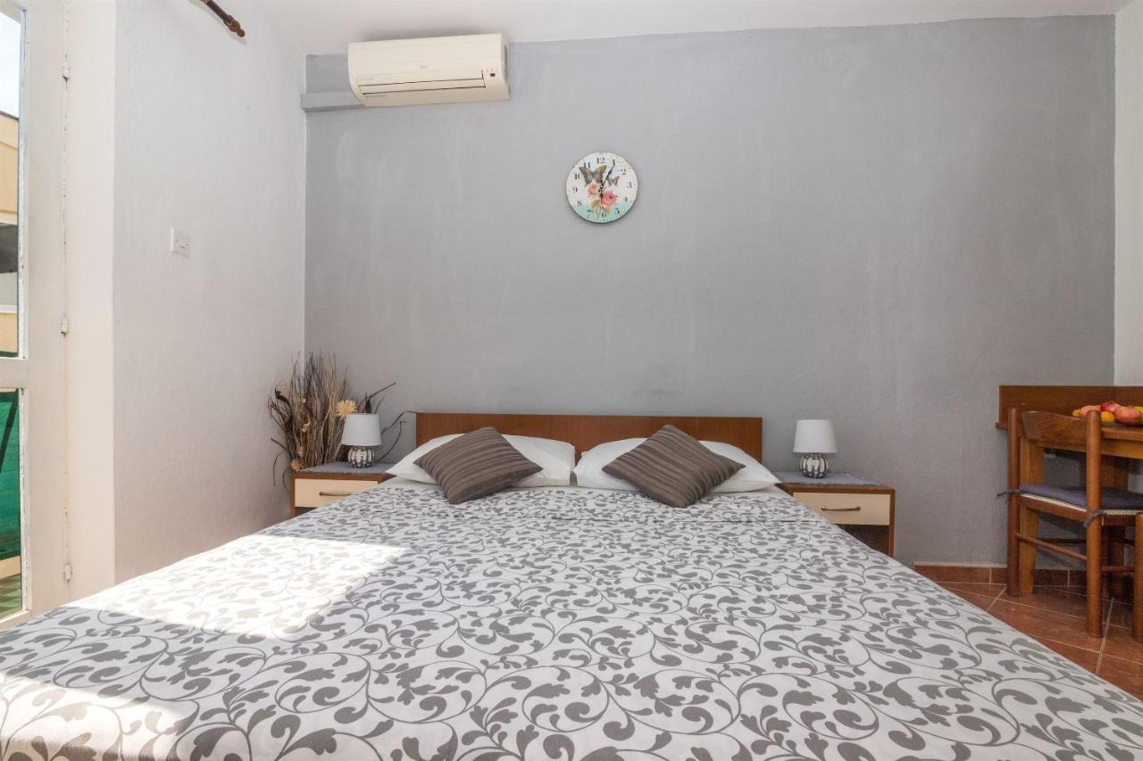 Apartments Tolj Igrane Ngoại thất bức ảnh