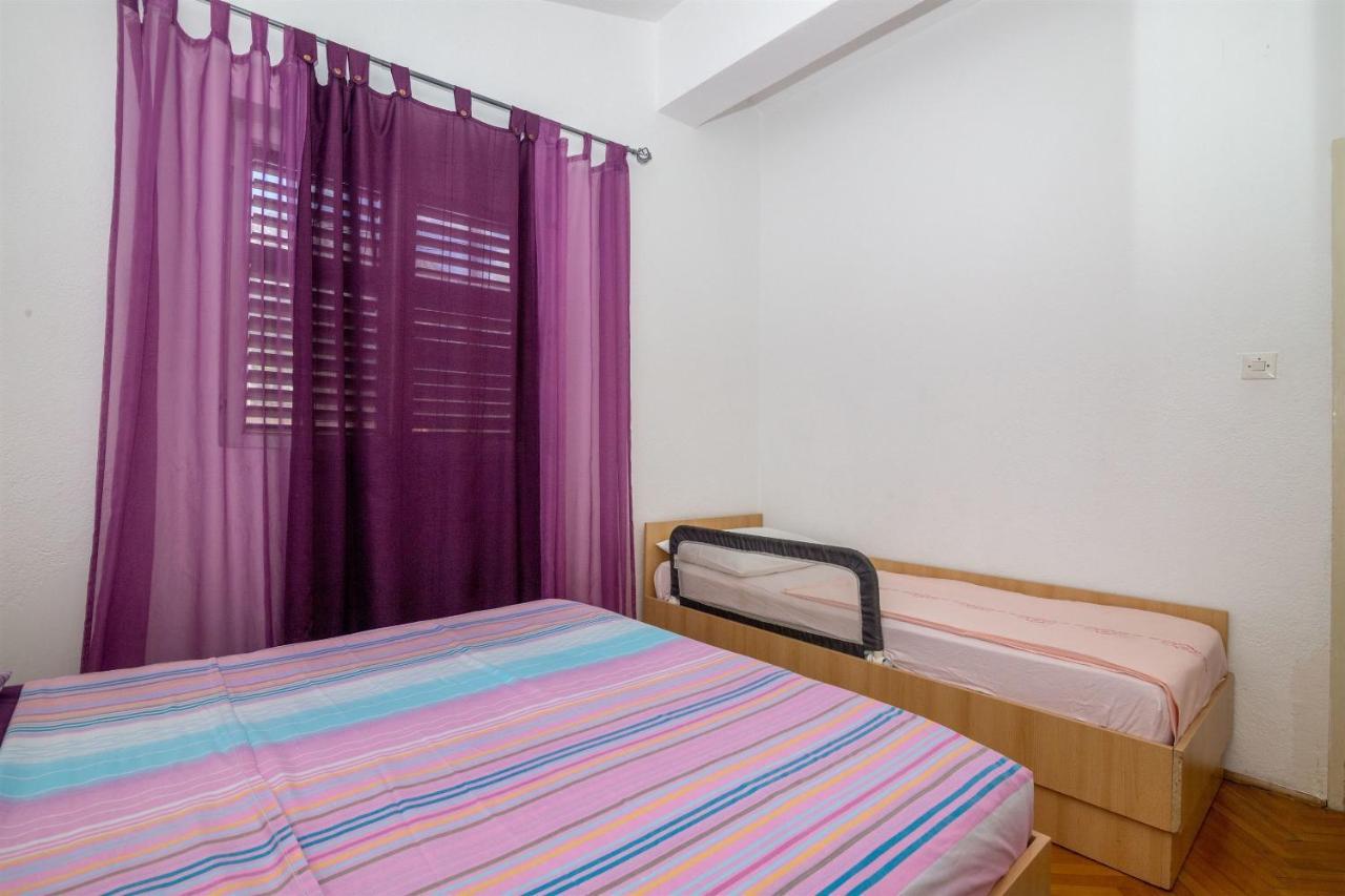 Apartments Tolj Igrane Ngoại thất bức ảnh
