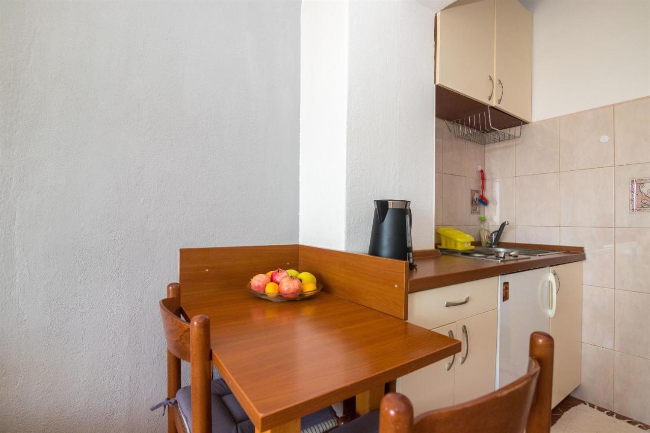 Apartments Tolj Igrane Ngoại thất bức ảnh