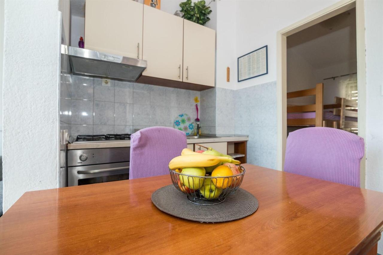 Apartments Tolj Igrane Ngoại thất bức ảnh