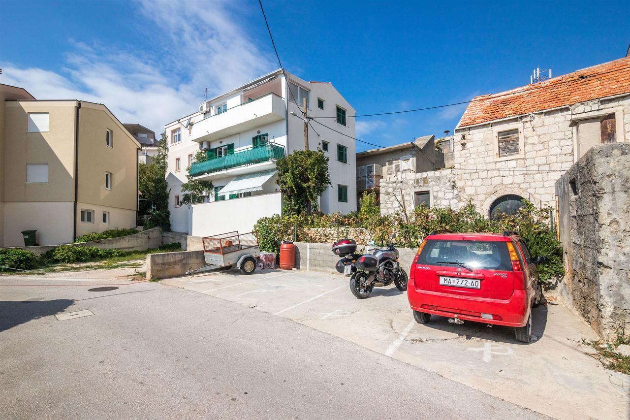 Apartments Tolj Igrane Ngoại thất bức ảnh