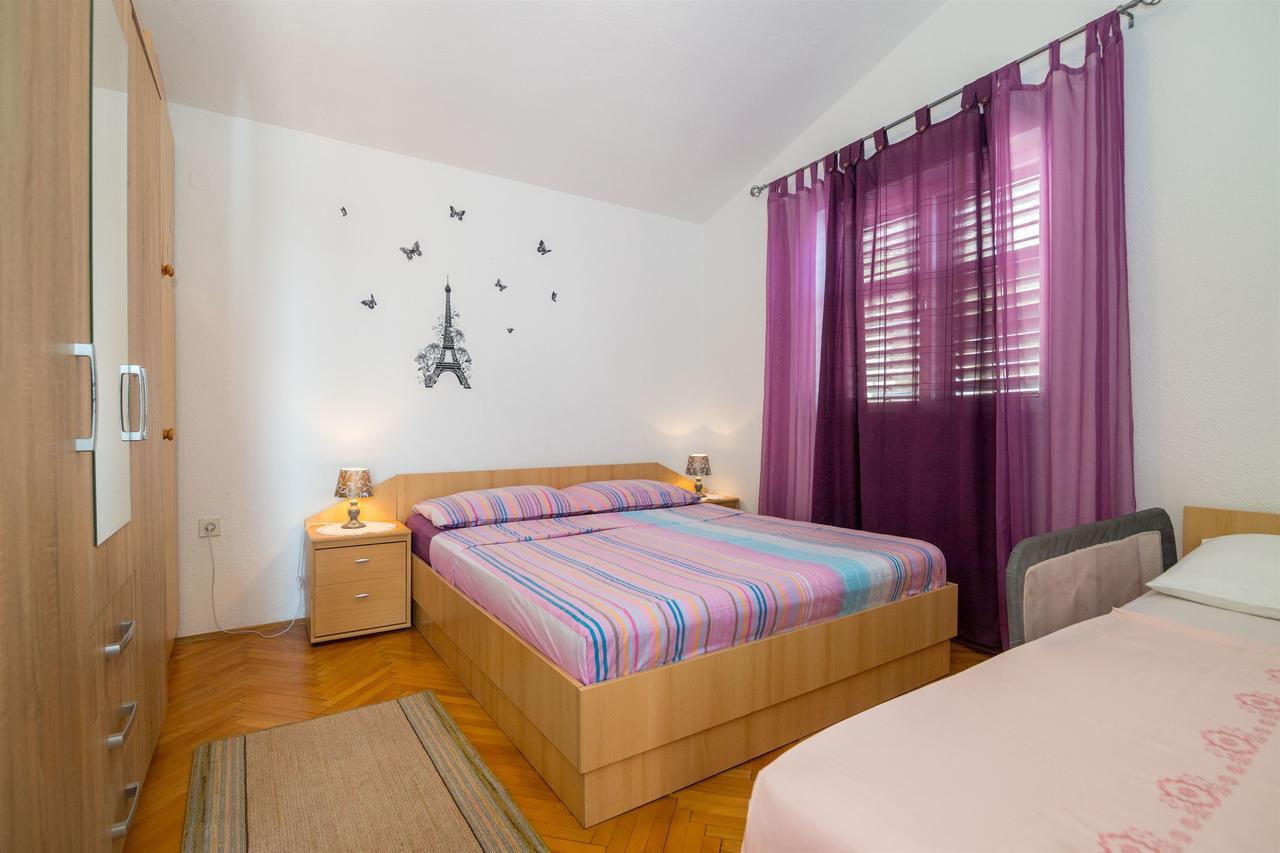 Apartments Tolj Igrane Ngoại thất bức ảnh