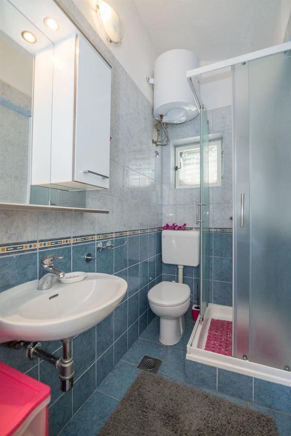 Apartments Tolj Igrane Ngoại thất bức ảnh